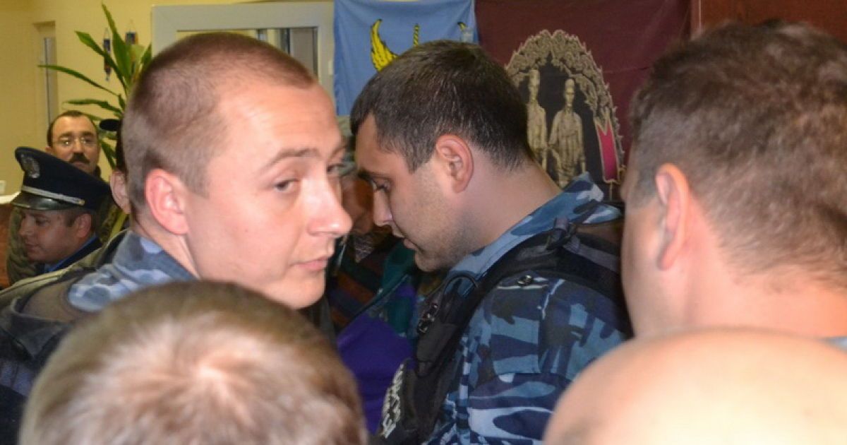 Афганці заблокували міліціонерів і податківців у своєму офісі / © Прес-служба ВГО "КУПР"