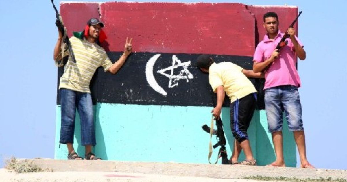 Наступ лівійських повстанців на Тріполі: захоплено більшу частину лівійської столиці, центральну площу міста і державне телебачення. / © AFP