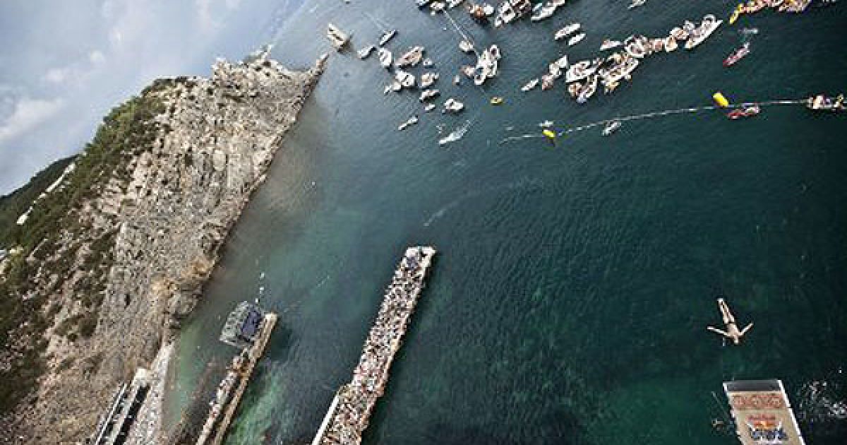 В Ялті вперше провели фінал престижної світової серії Red Bull Cliff Diving 2011. / © RedBullContentpool