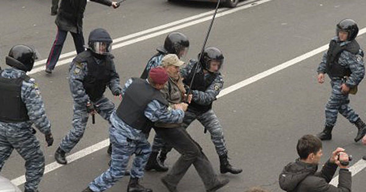 Сутички з "Беркутом" біля Печерського суду_18 / © УНІАН