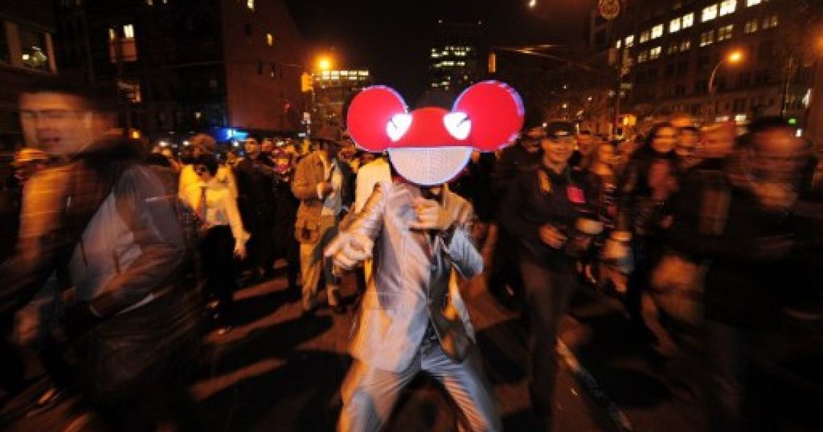 В Нью-Йорку провели наймасовіший за всю історію міста Хелловін-парад. / © AFP