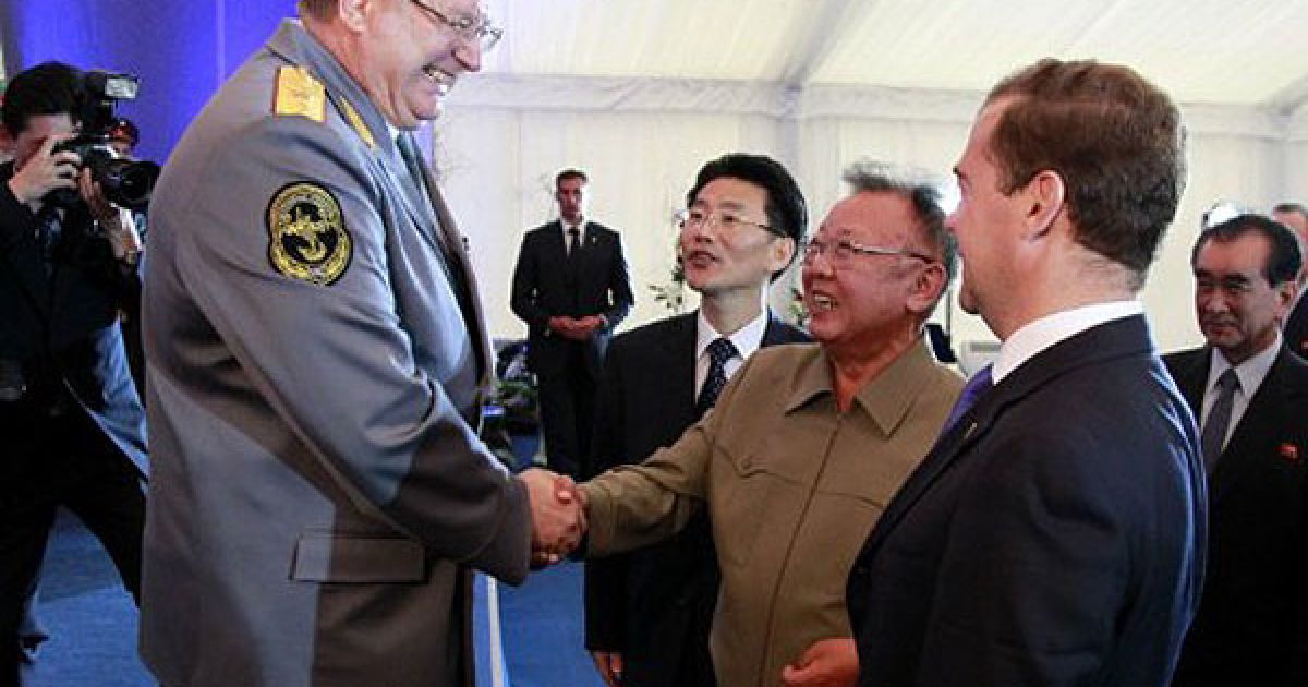 Глава КНДР Кім Чен Ір на бронепоїзді відвідав Росію та зустрівся з президентом РФ Дмитром Мєдвєдєвим. / © AFP
