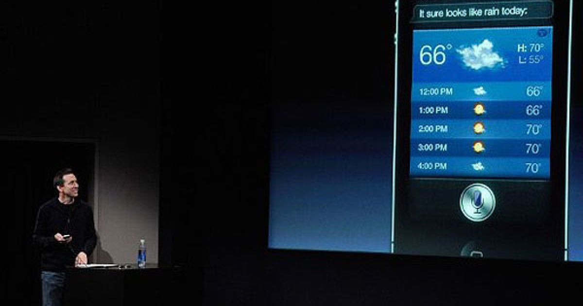 Компанія Apple на прес-конференції в Купертіно представила новий смартфон iPhone 4S / © AFP
