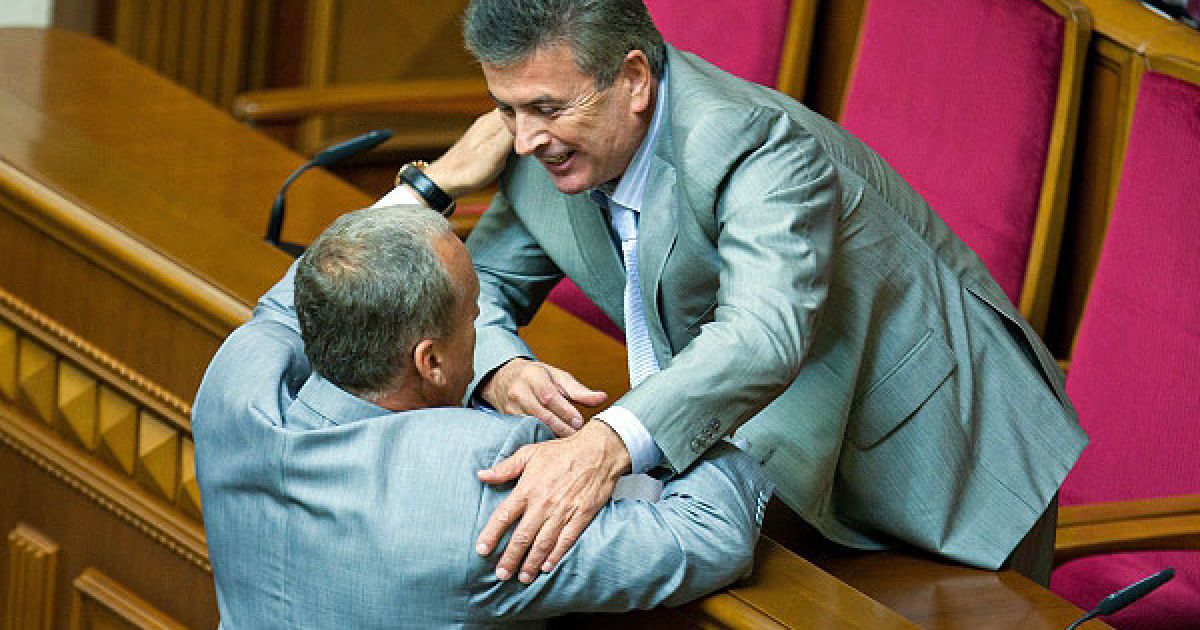 Народний депутат від Партії регіонів Ярослав Сухий та голова Верховного Суду України Василь Онопенко / © Украинское Фото