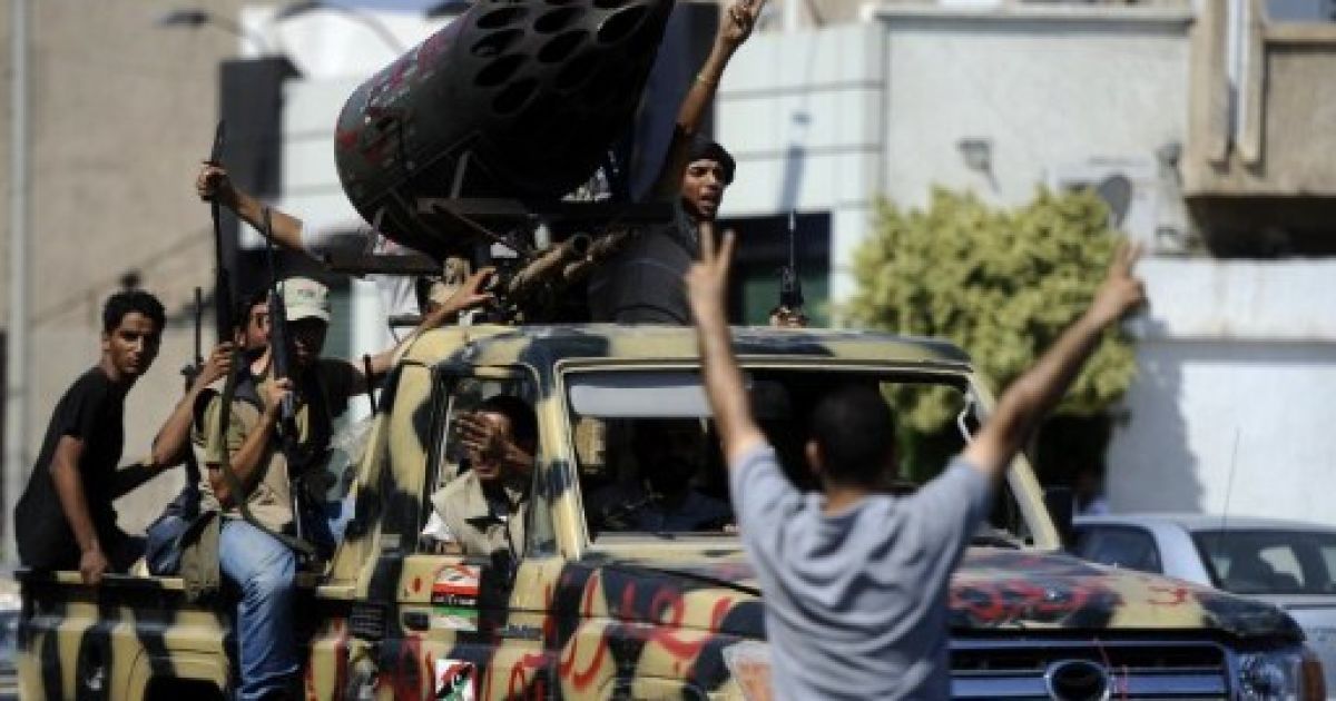 Наступ лівійських повстанців на Тріполі: захоплено більшу частину лівійської столиці, центральну площу міста і державне телебачення. / © AFP