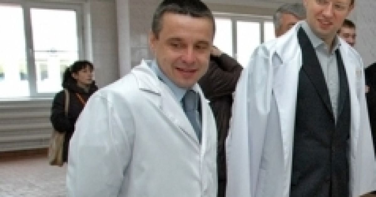 Донецький опозиціонер втік за кордон.