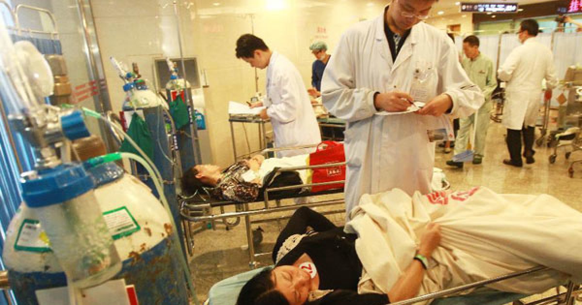 У зіткненні двох потягів в шанхайському метро постраждали більше 260 людей. / © xinhuanet.com