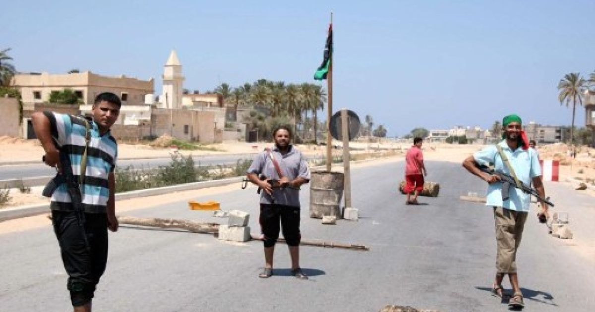 Наступ лівійських повстанців на Тріполі: захоплено більшу частину лівійської столиці, центральну площу міста і державне телебачення. / © AFP