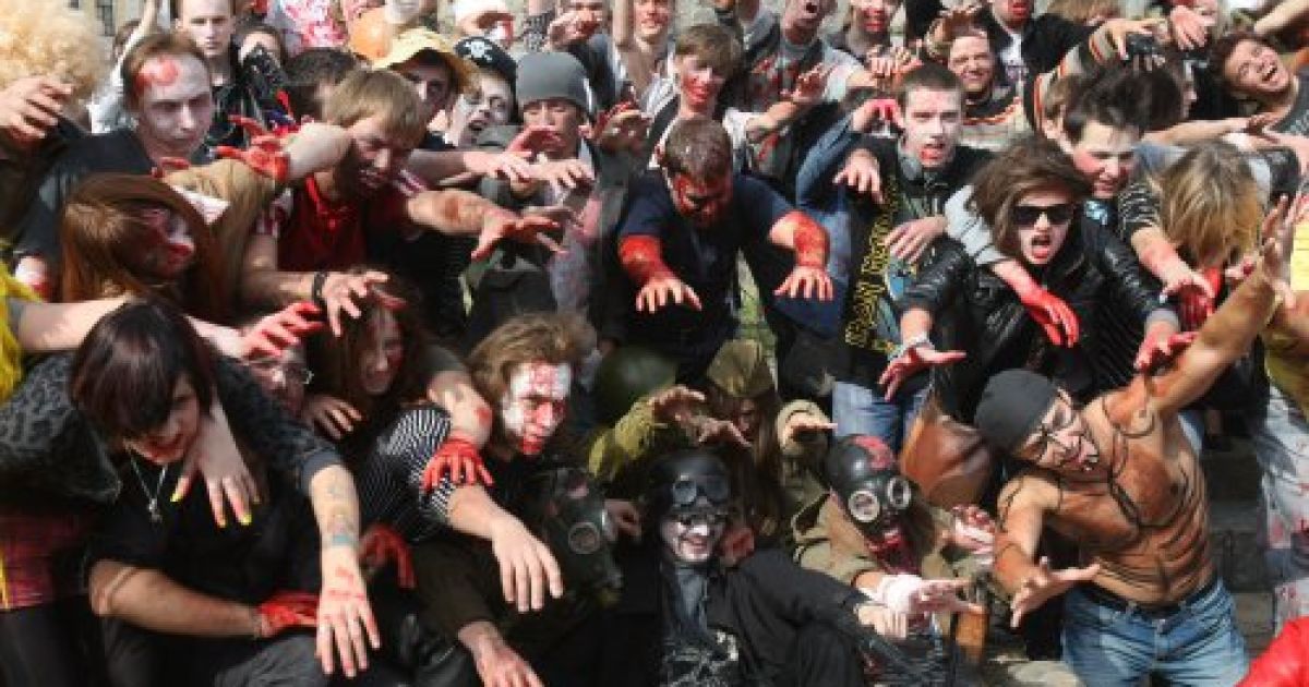 В Києві провели перший парад зомбі / © УНІАН