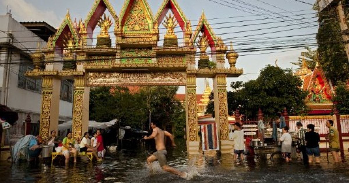 Від повені потерпають 1,15 мільйона родин або більше 3 мільйонів чоловік