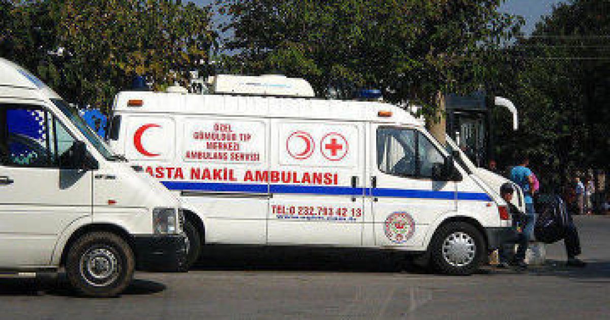 У Туреччині смертниця підірвала себе і понад дюжину людей