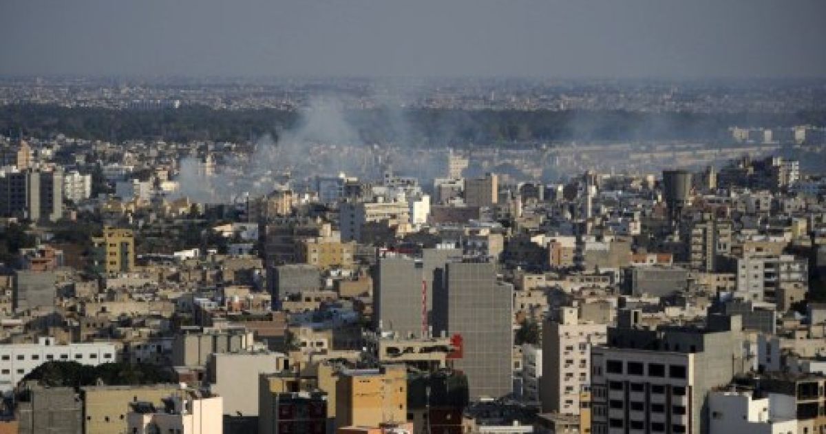 Наступ лівійських повстанців на Тріполі: захоплено більшу частину лівійської столиці, центральну площу міста і державне телебачення. / © AFP