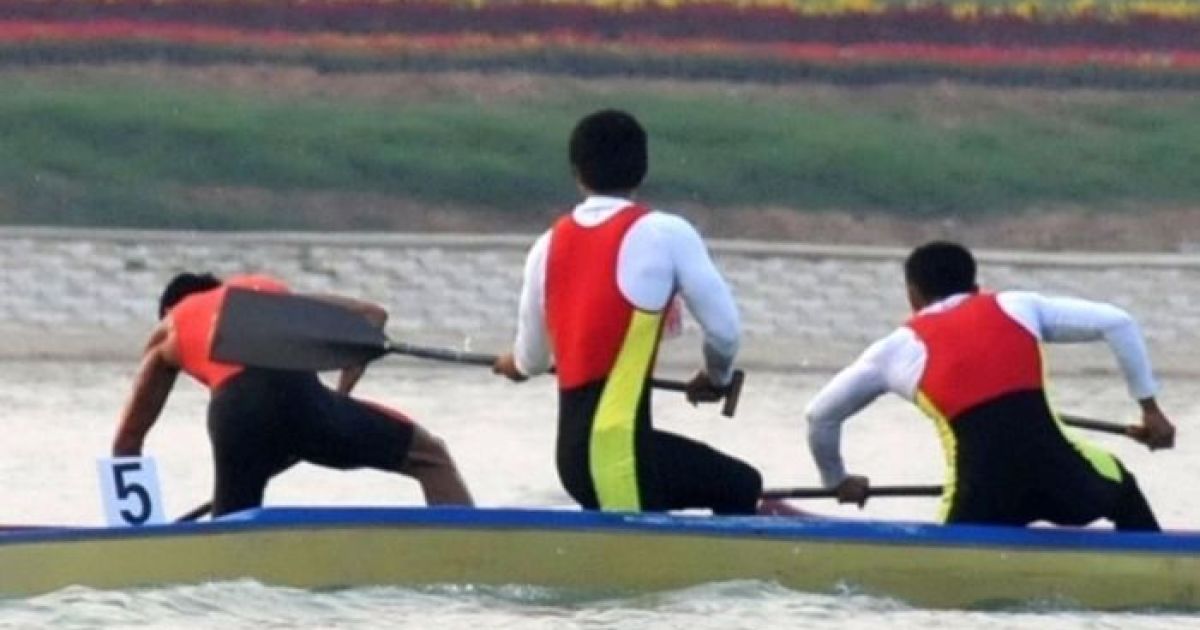 Китайські веслярі побилися веслами до крові