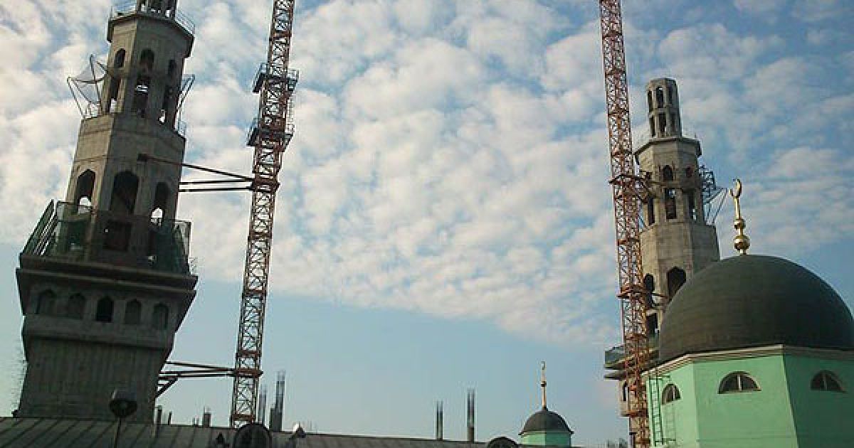На свято Ураза-Байрам в Москві зібрались більше 50 тисяч мусульман / © Эхо Москвы