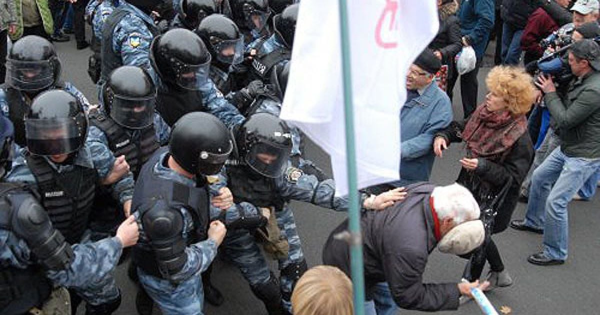 Сутички з "Беркутом" біля Печерського суду_27 / © УНІАН
