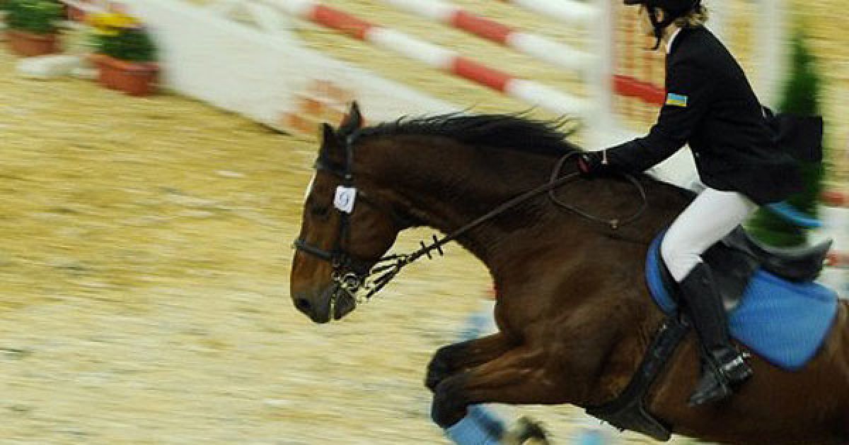 Росія, Москва. Українська спортсменка Наталя Левченко виступає у змаганнях з верхової їзди серед жінок у фіналі чемпіонату світу з сучасного п&#039;ятиборства. / © AFP