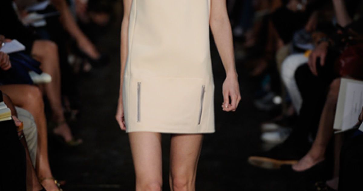 Ексклюзивна капсульна колекція міні-суконь Net-A-Porter від Victoria Beckham сезону spring/summer 2012