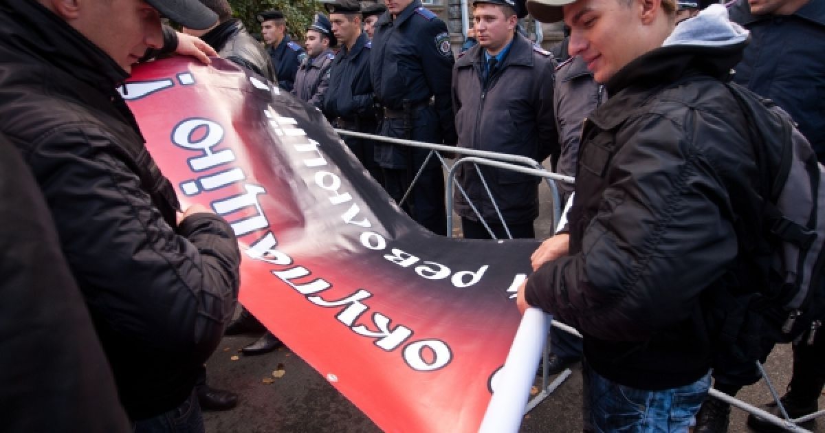 Більше сотні людей виступили за встановлення пам&rsquo;ятника гетьману Мазепі на площі Слави в Києві.