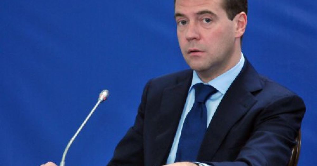 Медведєв може поставити Путіна на своє місце