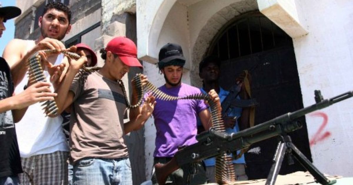 Наступ лівійських повстанців на Тріполі: захоплено більшу частину лівійської столиці, центральну площу міста і державне телебачення. / © AFP