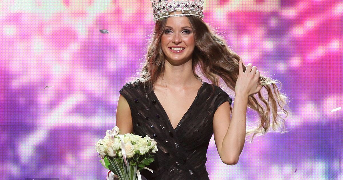 "Міс Україна 2011" стала 19-річна брюнетка з Вінниці Ярослава Куряча.