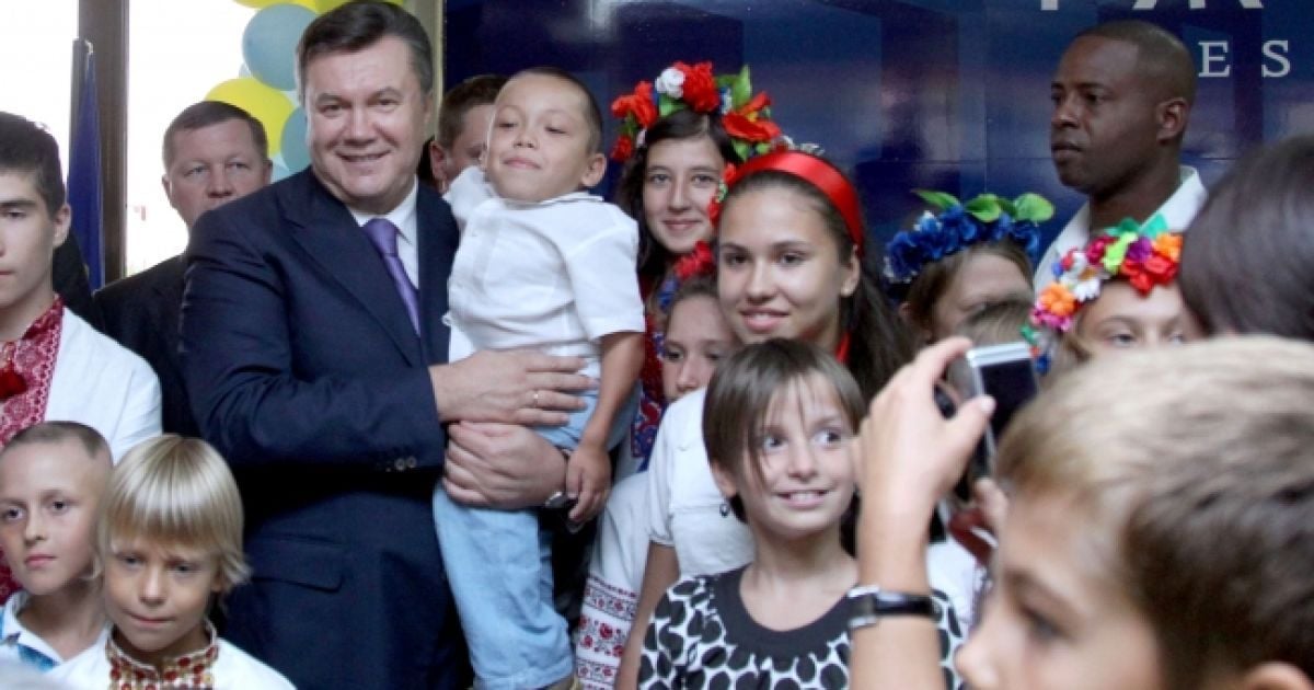 Віктор Янукович відвідав лікувально-оздоровчий центр "Тарара", де проходять оздоровлення та реабілітацію українські діти, постраждалі від аварії на ЧАЕС / © President.gov.ua