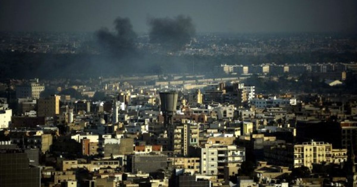 Наступ лівійських повстанців на Тріполі: захоплено більшу частину лівійської столиці, центральну площу міста і державне телебачення. / © AFP