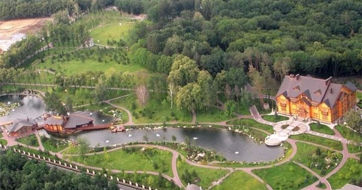 Опубліковані унікальні фото "Межигір'я" Януковича