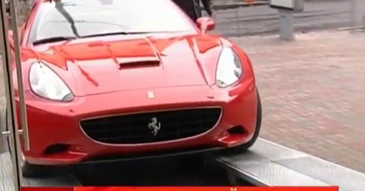 Багаті українці із задоволенням розкуповують Ferrari