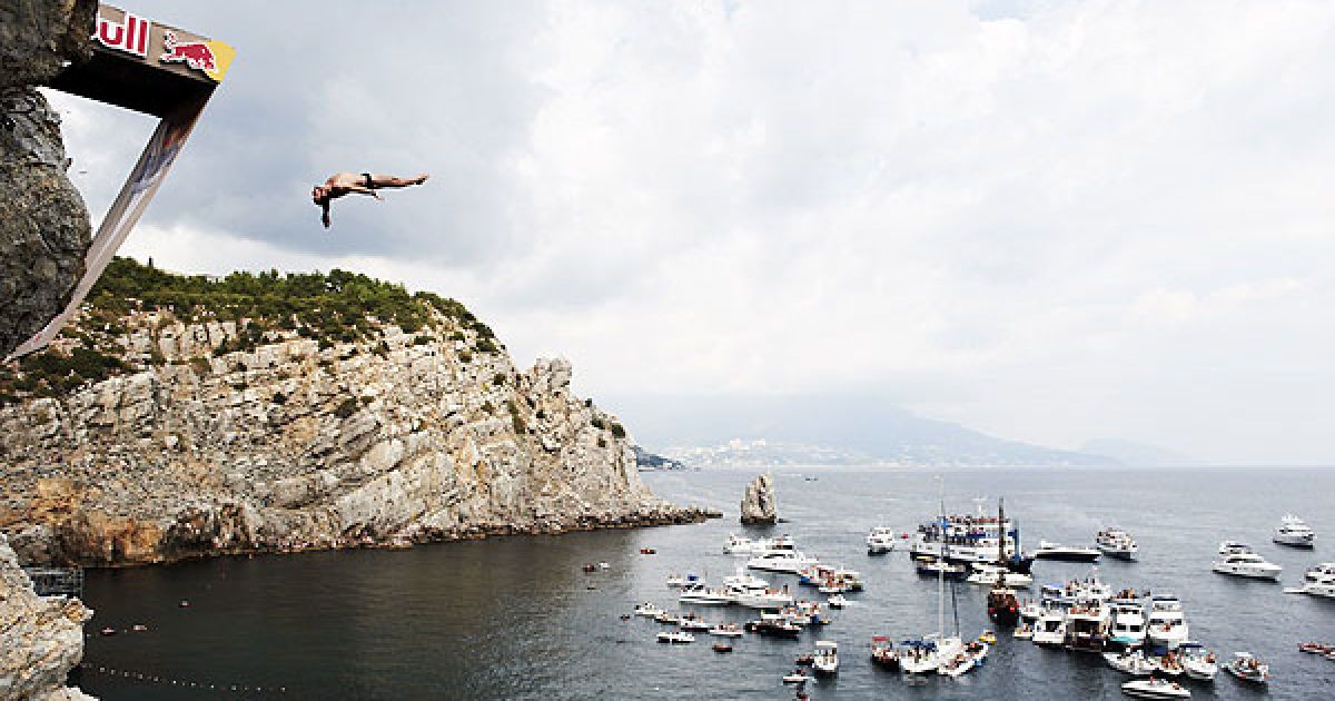 В Ялті вперше провели фінал престижної світової серії Red Bull Cliff Diving 2011. / © RedBullContentpool
