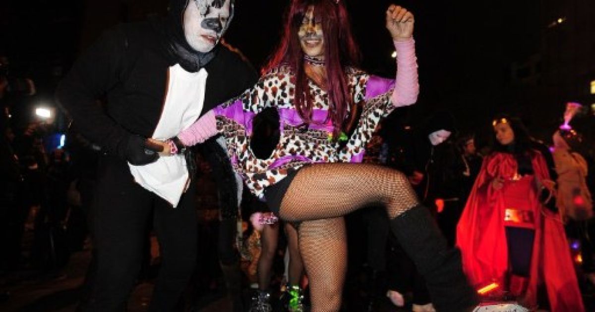 В Нью-Йорку провели наймасовіший за всю історію міста Хелловін-парад. / © AFP