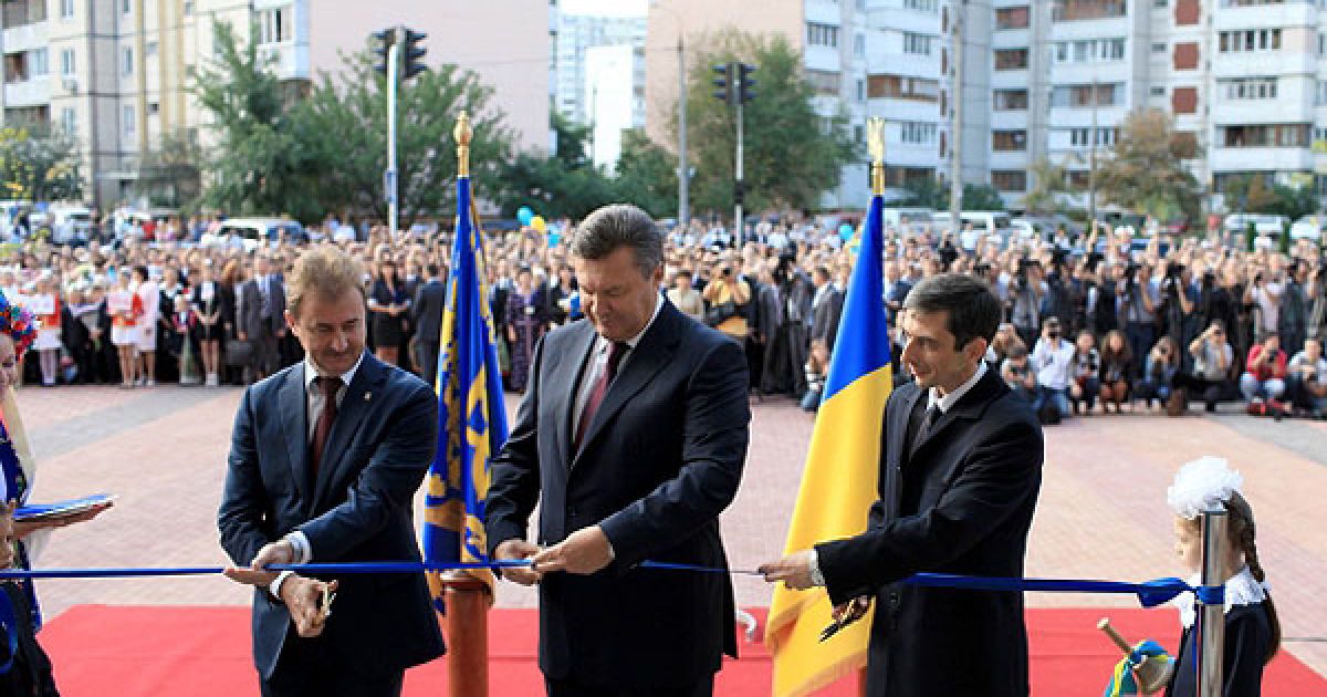1 вересня президент України Віктор Янукович взяв участь у відкритті новозбудованої Київської інженерної гімназії. / © Офіційний сайт Президента України