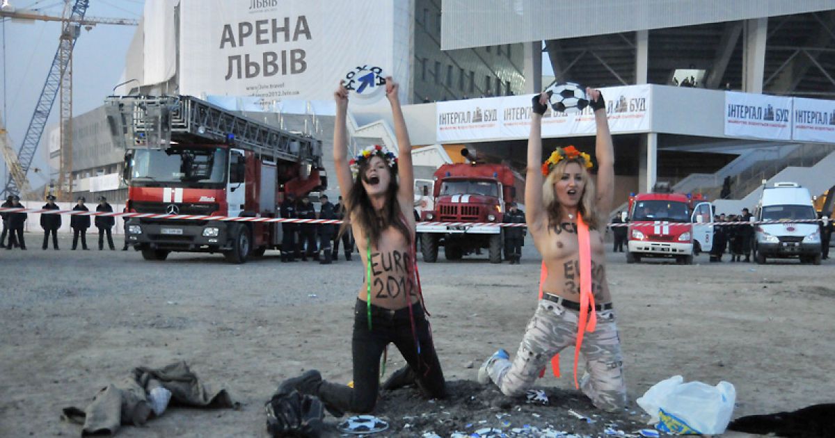 FEMEN на відкритті "Арена Львів"