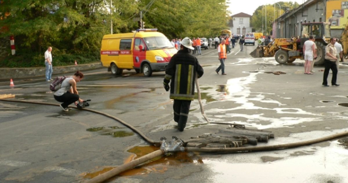 В результаті вибуху газу в Ужгороді, 3 людини постраждали, а місто залишилося без газопостачання.
