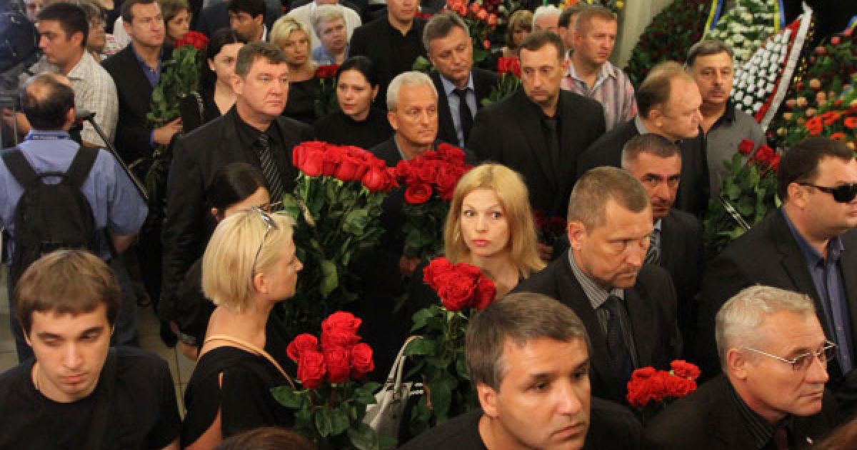 В Макіївці, в будівлі Театру юного глядача, відбулася громадянська панахида по прем&#039;єр-міністру Криму Василю Джарти / © Украинское Фото