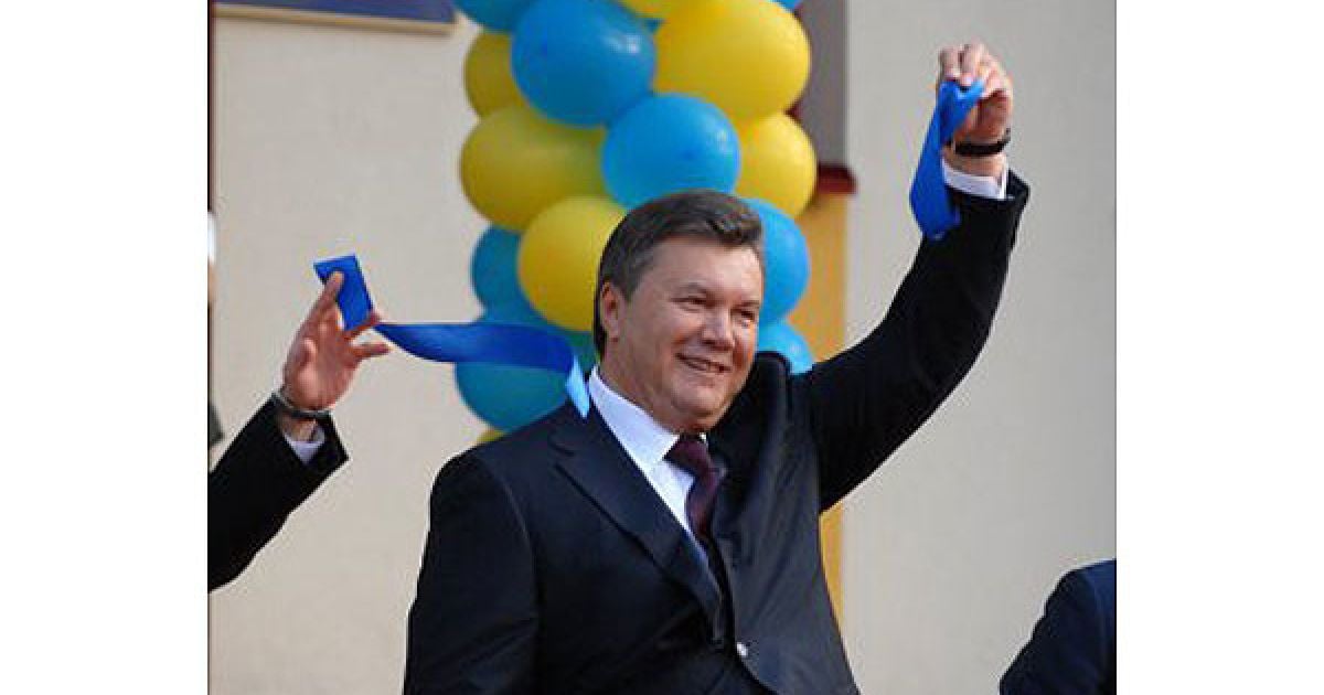 1 вересня президент України Віктор Янукович взяв участь у відкритті новозбудованої Київської інженерної гімназії. / © УНІАН