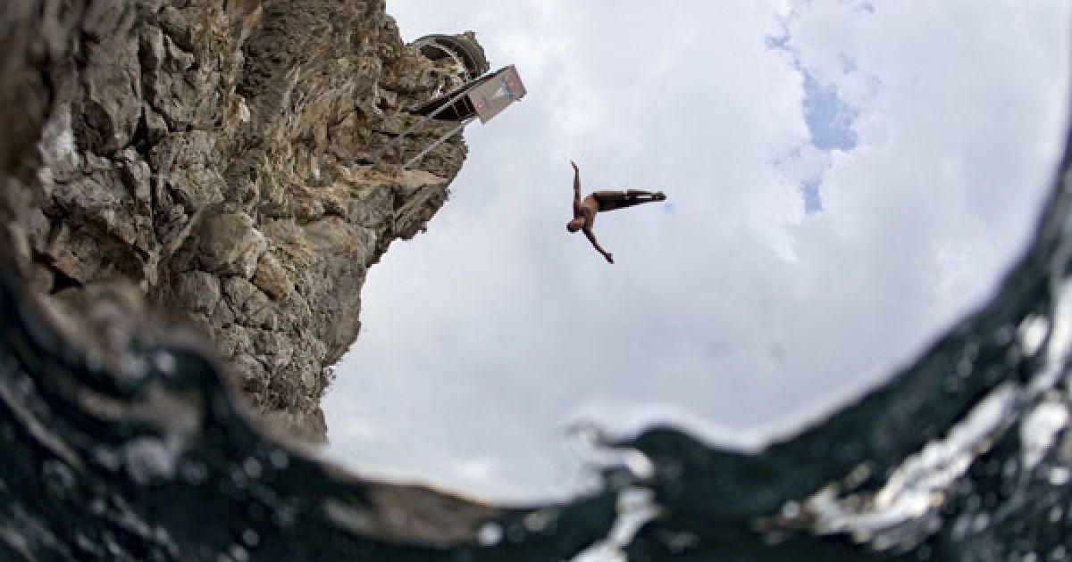 В Ялті вперше провели фінал престижної світової серії Red Bull Cliff Diving 2011. / © RedBullContentpool
