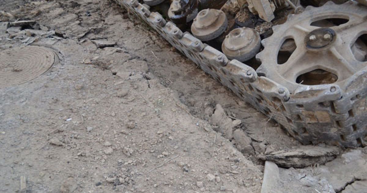 На дах будинку в центрі Києва впав будівельний кран / © Київські новини