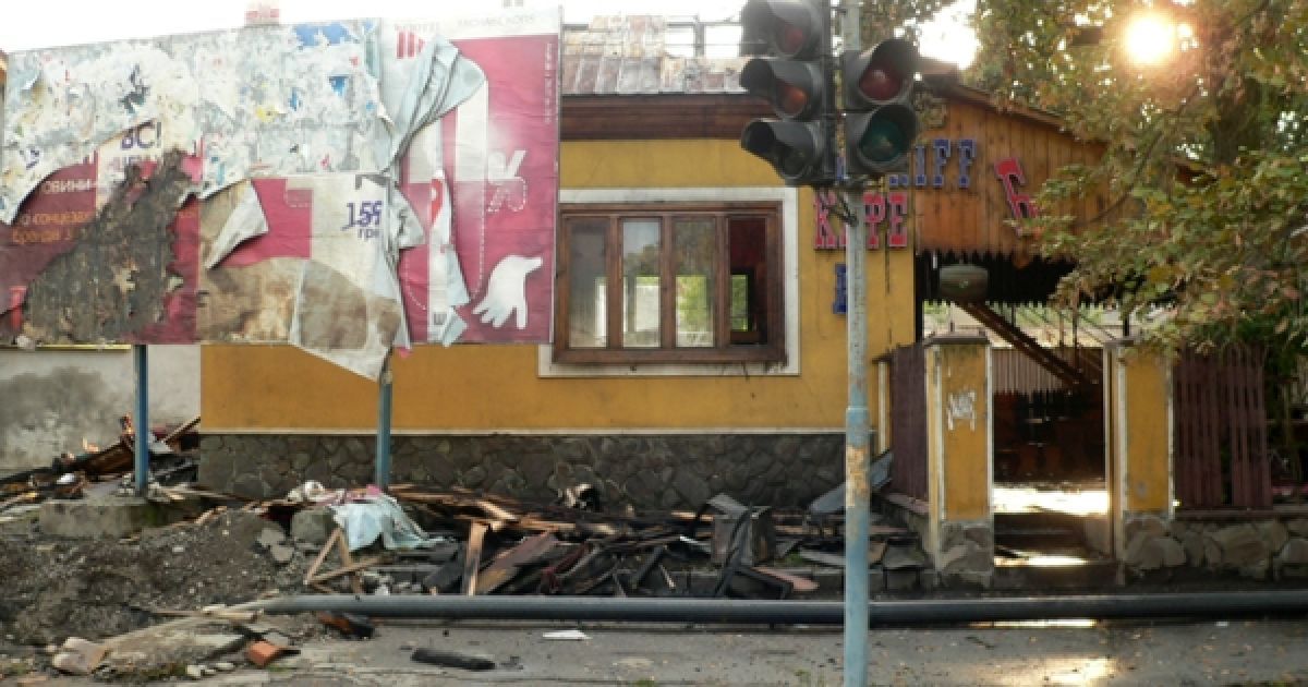 В результаті вибуху газу в Ужгороді, 3 людини постраждали, а місто залишилося без газопостачання.