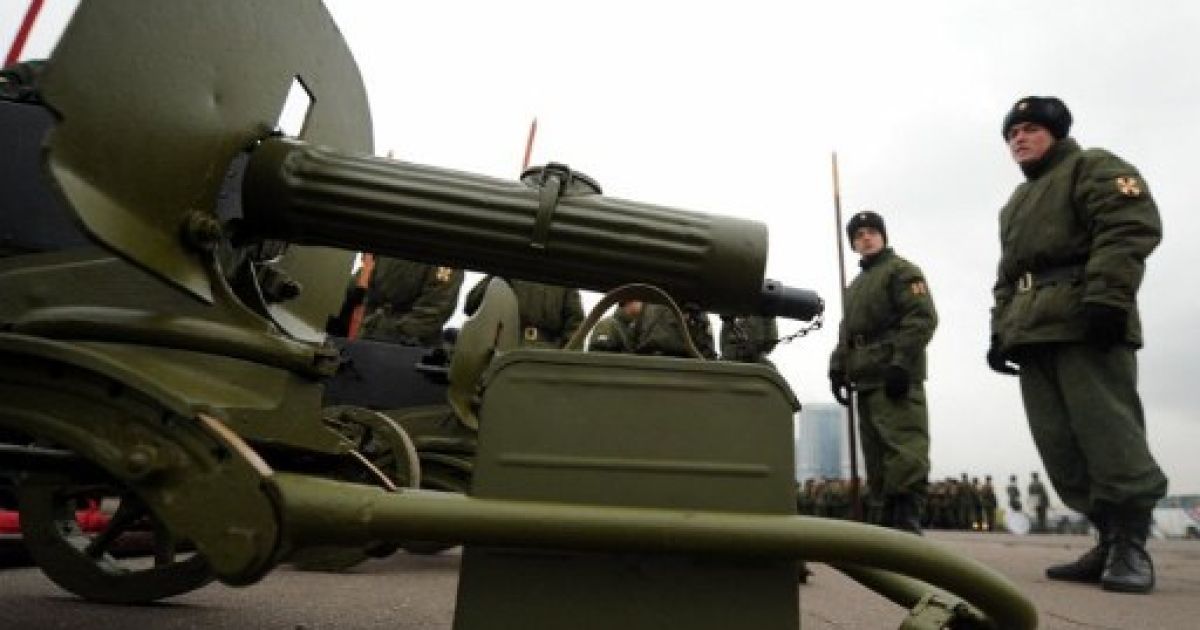 В Москві відбулась перша репетиція військового параду, який пройде 7 листопада на Красній площі. / © AFP