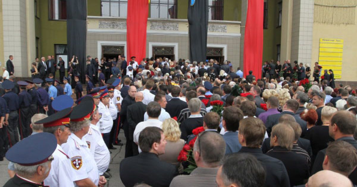В Макіївці, в будівлі Театру юного глядача, відбулася громадянська панахида по прем&#039;єр-міністру Криму Василю Джарти / © Украинское Фото