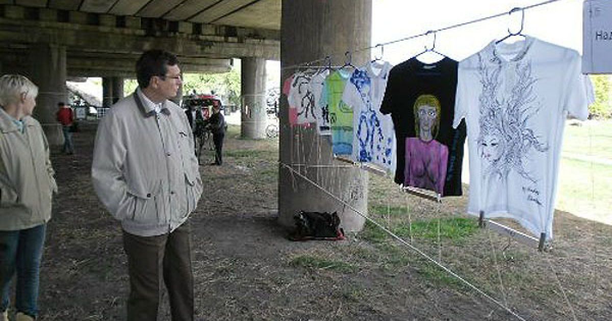 В Луганську відбулась виставка візуального мистецтва "+/- 15"
