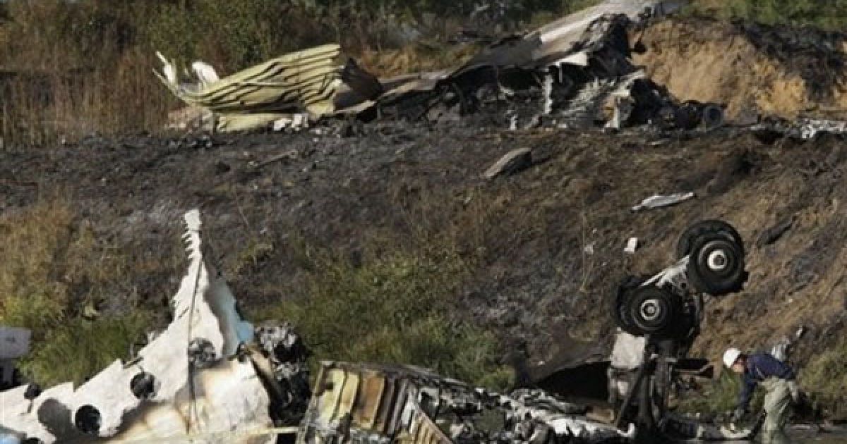 Під Ярославлем сталась авіакатастрофа літака Як-42, в результаті якої загинула хокейна команда "Локомотив".