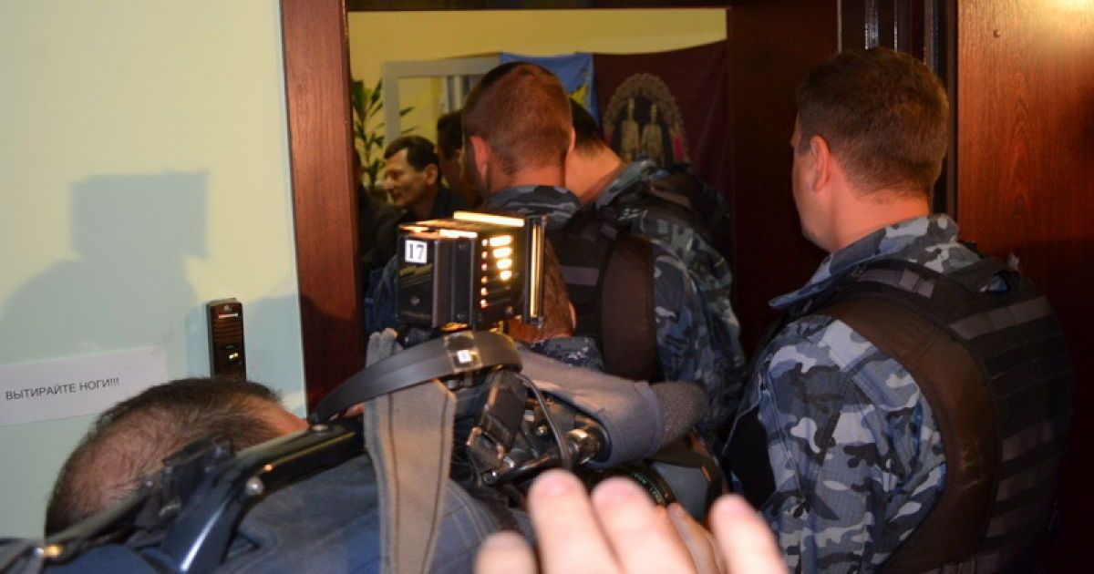 Афганці заблокували міліціонерів і податківців у своєму офісі / © Прес-служба ВГО "КУПР"