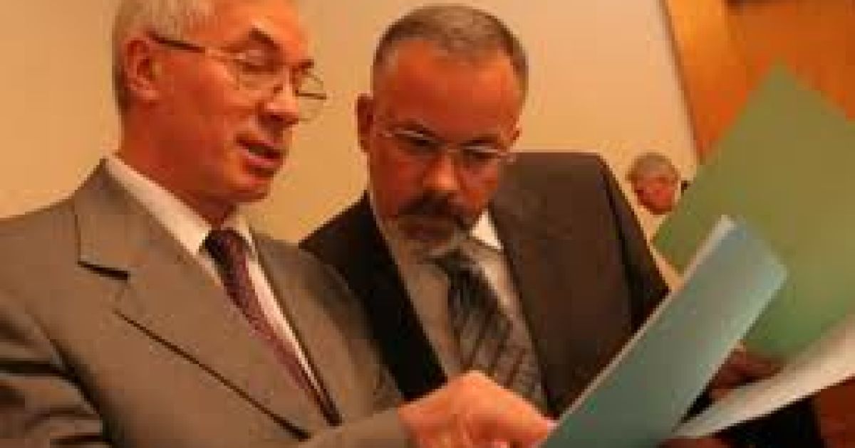 Азаров і Табачник стали депутатами.