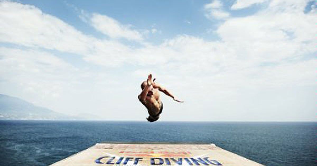 В Ялті вперше провели фінал престижної світової серії Red Bull Cliff Diving 2011. / © RedBullContentpool
