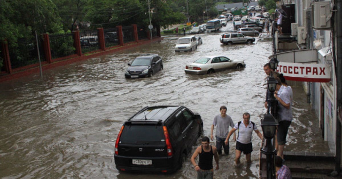 На Владивосток обрушився потужний тайфун / © pravda.ru