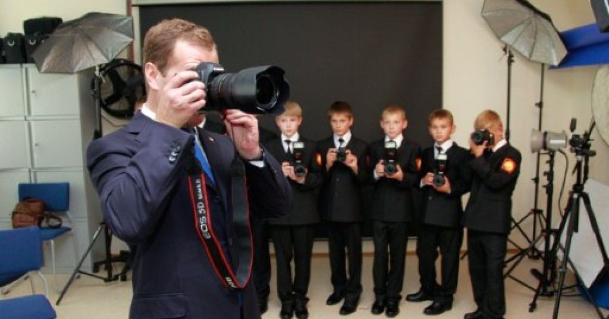 Дмитро Мєдвєдєв відкрив Ставропольське президентське кадетське училище / © AFP