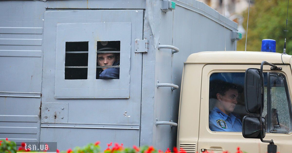 Лікарі "дійшли висновку про те, що її стан здоров'я дозволяє транспортування"