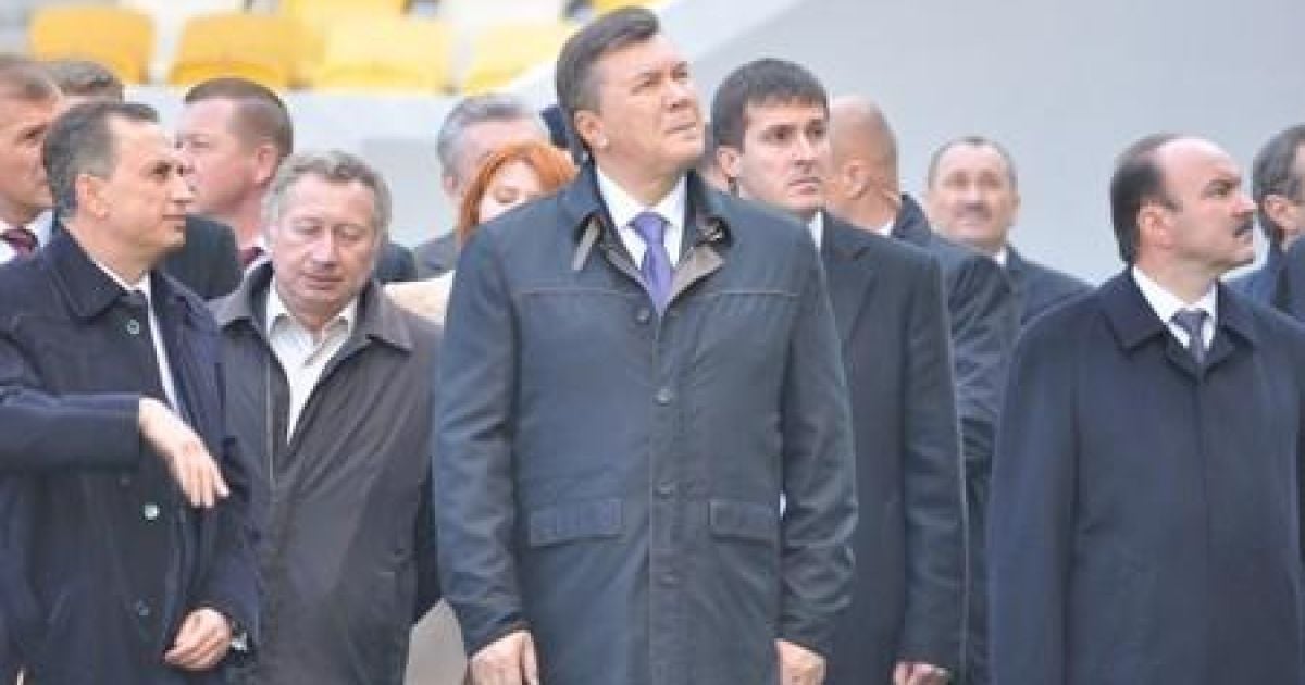 Президент проінспектував стадіон, запевнив що свято відбудеться і завершив свою робочу поїздку до Львова. / © ZAXID.NET
